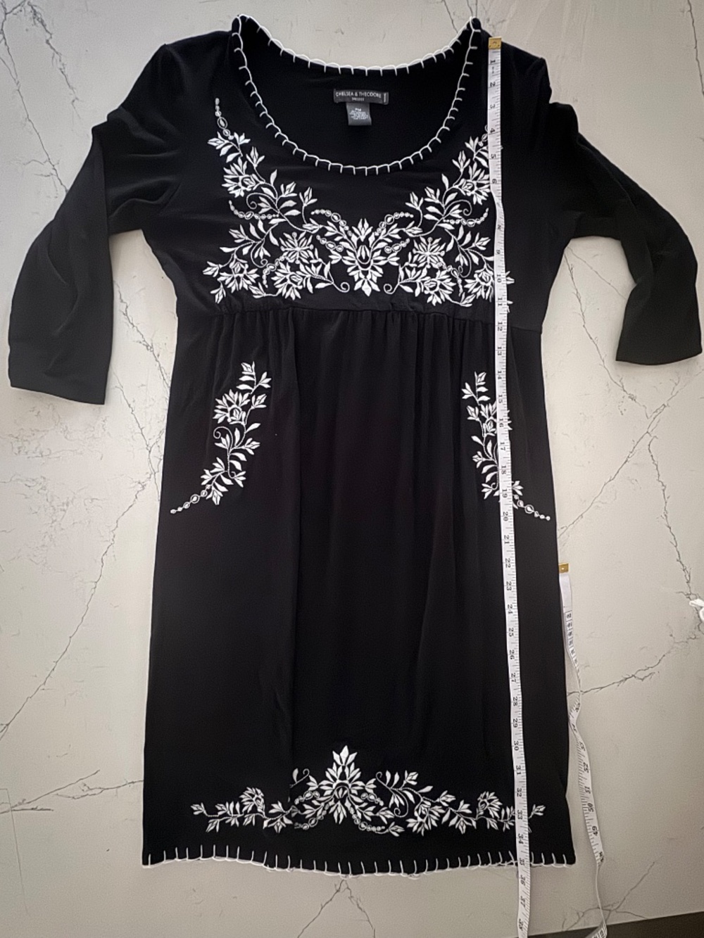 Chelsea & Theodore embroidered Black/White knit dress Size Medium Petite - Picture 8 of 9